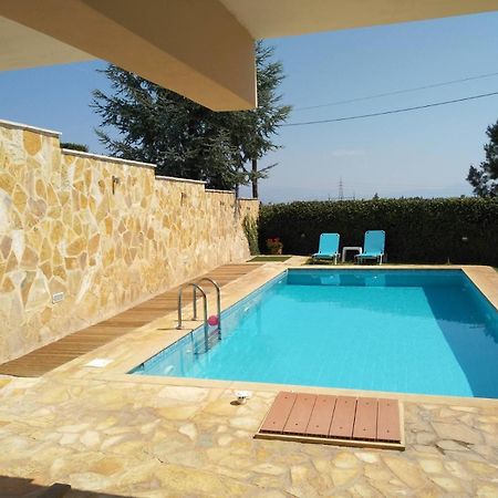 Apartment With Private Pool Kiáton Esterno foto