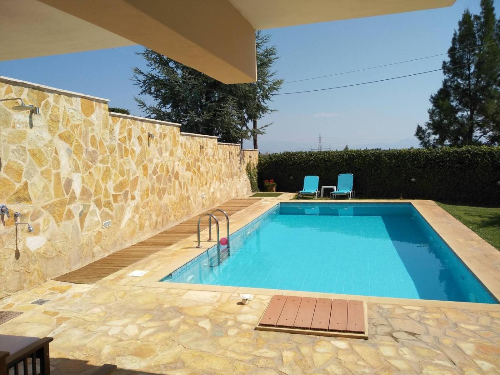Apartment With Private Pool Kiáton Esterno foto