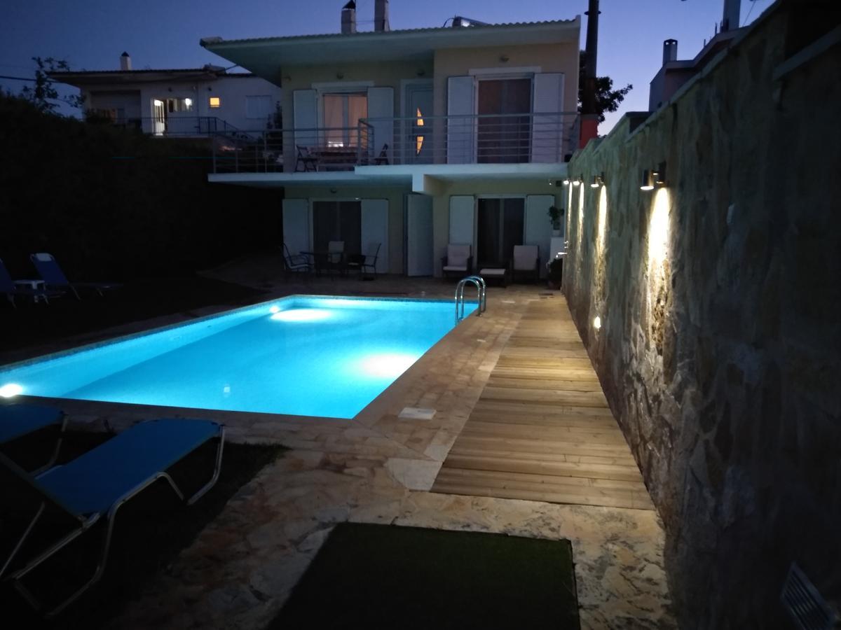 Apartment With Private Pool Kiáton Esterno foto